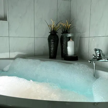 Apartment Chateau Appartement-fewo 4-bettwohnung Allalin A 31 By Interhome